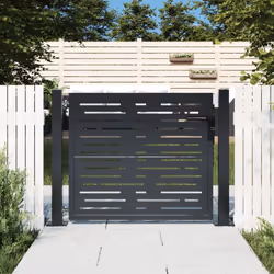 Ce portail de jardin, offrant une combinaison parfaite de résistance et de élégance, constitue un point d'entrée idéal pour l ...