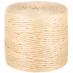 Cette corde en sisal 100 % naturel, avec sa haute résistance à la déchirure et à l'abrasion, est idéale pour un usage domesti ...