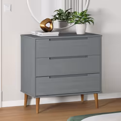 Cette armoire à tiroirs en bois classique est un choix parfait si vous cherchez à ajouter un style scandinave à votre décorat ...