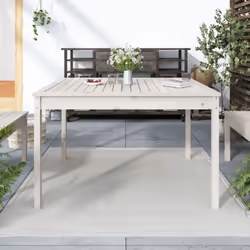 Cette table de jardin classique en bois est parfaite pour une utilisation à l'extérieur et est conçue pour être le point cent ...