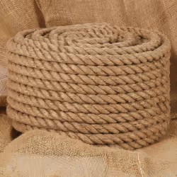 Cette corde de jute polyvalente est idéale pour les projets d'art et d'artisanat, les arrangements floraux, le jardinage, les ...
