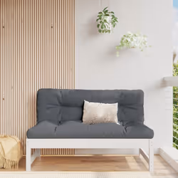 Ce canapé central en bois, qui se démarque par son design à lattes et ses coussins moelleux, sera un excellent supplément à v ...