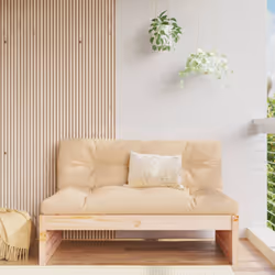 Ce canapé central en bois, qui se démarque par son design à lattes et ses coussins moelleux, sera un excellent supplément à v ...