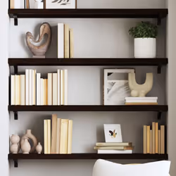 Avez-vous besoin de plus de possibilités de stockage mais n’avez pas d’espace ? Cette étagère murale de style rustique est la ...