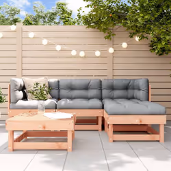 Ce salon de jardin en bois, qui se démarque par son design à lattes, sera un excellent supplément à votre jardin, patio ou te ...