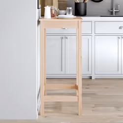 Profitez d'un bon repas avec votre famille et vos amis autour de cette belle table de bar en bois ! Bois de pin massif : cett ...