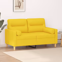 Ce canapé 2 places, qui se démarque par son design moderne et ses coussins décoratifs, sera un excellent endroit pour discute ...
