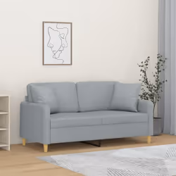 Ce canapé 2 places, qui se démarque par son design moderne et ses coussins décoratifs, sera un excellent endroit pour discute ...
