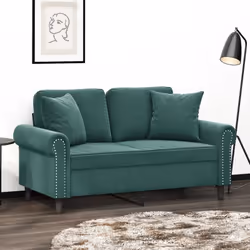 Ce canapé 2 places, qui se démarque par son design moderne et ses coussins décoratifs, sera un excellent endroit pour discute ...