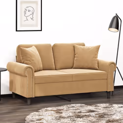 Ce canapé 2 places, qui se démarque par son design moderne et ses coussins décoratifs, sera un excellent endroit pour discute ...