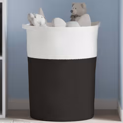 Ce panier de rangement séduit par son design moderne. Il est donc non seulement pratique, mais il attire également l'attentio ...