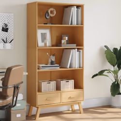 Cette bibliothèque classique en bois, au design scandinave, est un supplément décoratif et pratique à votre décor actuel. Boi ...