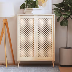 Ces portes d'armoires en bois avec un design en treillis sont un choix parfait que vous souhaitiez une pièce d'accent ou pour ...