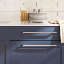 Ces poignées d'armoire, au design simple et moderne, ajouteront une touche d'élégance aux armoires de votre maison. Matériau ...