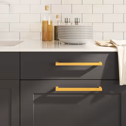 Ces poignées d'armoire, au design simple et moderne, ajouteront une touche d'élégance aux armoires de votre maison. Matériau ...