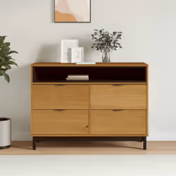 Cette commode en bois, au charme élégant, se veut le centre d'attraction de votre intérieur. Bois de pin massif : le bois de  ...