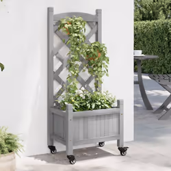 Cette jardinière en bois avec treillis et roues est un excellent choix pour les plantes grimpantes dans votre jardin, sur vot ...