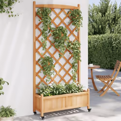 Cette jardinière en bois avec treillis et roues est un excellent choix pour les plantes grimpantes dans votre jardin, sur vot ...