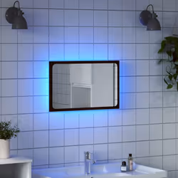 Le miroir de salle de bain présente un design épuré qui allie fonctionnalité et style, ce qui en fait un complément parfait à ...