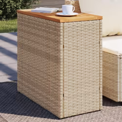 Rassemblez-vous autour de cette table d'appoint de jardin polyvalente pour savourer un café ou discuter avec votre famille et ...