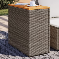 Rassemblez-vous autour de cette table d'appoint de jardin polyvalente pour savourer un café ou discuter avec votre famille et ...