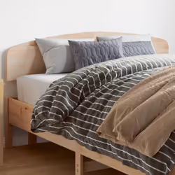 Dotée d'un design élégant, cette tête de lit classique confère à votre cadre de lit un aspect complet et convient à toute cha ...