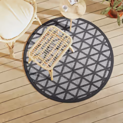 Ce tapis d’extérieur tendance est un excellent supplément décoratif à votre espace de vie extérieur ! Placez-le dans votre zo ...