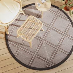 Ce tapis d’extérieur tendance est un excellent supplément décoratif à votre espace de vie extérieur ! Placez-le dans votre zo ...