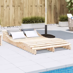 Cette chaise longue en bois est idéale pour prendre un bain de soleil et vous détendre près de la piscine, sur la terrasse ou ...