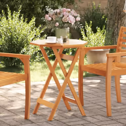 Cette table de jardin en bois au design pratique est parfaite pour ajouter une touche de charme rustique à votre jardin, terr ...