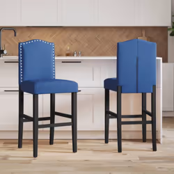 Ces chaises de bar, avec leur dossier doux, seront idéales pour une utilisation quotidien dans votre cuisine, salle à manger, ...