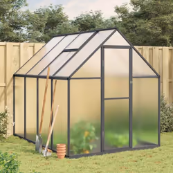 Cette serre peut accueillir un nombre considérable de plantes et constitue une excellente solution pour protéger vos plantes ...