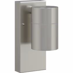 Cette applique murale est une façon stylée d'éclairer n'importe quel espace intérieur, parfaite pour des pièces comme les sal ...