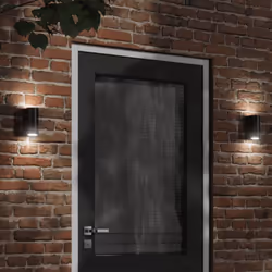 Illuminez votre espace extérieur avec cette applique murale d'extérieur ! Indice IP44 : grâce à son corps en aluminium moulé ...