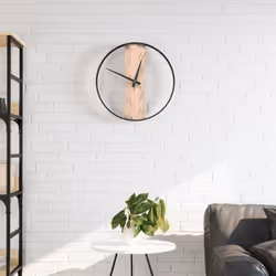 Cette horloge murale présente un aspect rustique avec de beaux grains, ajoutant une touche élégante et fonctionnelle à votre  ...