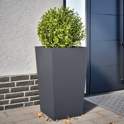Cette jardinière est un excellent choix pour contenir vos plantes ou fleurs préférées et les ajouter à vos jardins, balcons o ...