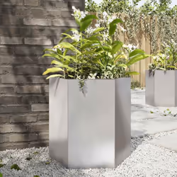 La jardinière est idéale pour cultiver une variété de vos fleurs et plantes préférées dans votre jardin et tout espace de vie ...