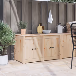 Cette armoire de cuisine extérieure est faite pour faciliter le rangement tout en ayant un super look. Réalisée en bois de pi ...