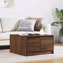 La table basse offre un espace de rangement avec plusieurs tiroirs, gardant votre espace bien rangé et organisé tout en ajout ...