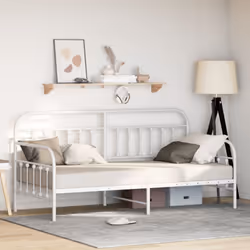 Ce cadre de lit moderne en métal blanc est conçu pour donner du style à votre espace tout en garantissant un sommeil conforta ...