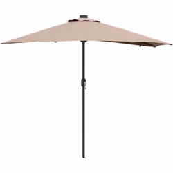 Ce parasol de jardin offre un look contemporain axé sur la fonctionnalité et des lignes épurées qui ajoutent de la sophistica ...