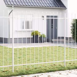 Cette clôture de jardin métallique élégante est super pour poser les limites de votre espace extérieur tout en rendant l'endr ...
