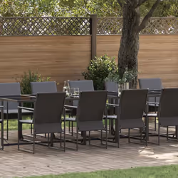 Cet ensemble de salle à manger extérieur comprend une grande table rectangulaire et douze chaises élégantes, parfaites pour c ...