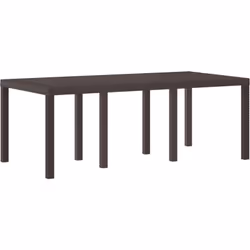 Cette table de salle à manger extérieure a un design super spacieux avec une grande surface rectangulaire, parfaite pour mang ...