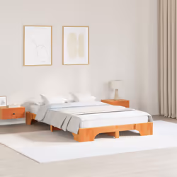 Ce cadre de lit traditionnel en pin massif est un beau mélange de style classique et de praticité, parfait pour votre chambre ...