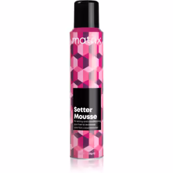 Une mousse volume pleine de légèreté pour le soin et la mise en place des cheveux