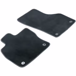 Nos tapis d'ajustement premium ajoutent une touche de luxe à votre voiture. Le modèle est fabriqué en moquette de haute quali ...