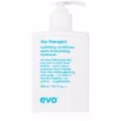 En lavant vos cheveux, le shampoing ouvre les cuticules qui constituent la structure superficielle du cheveu. Il est donc imp ...