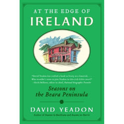 ISBN At the Edge of Ireland livre Livre de poche