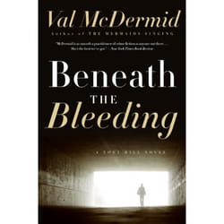 ISBN Beneath the Bleeding livre Livre de poche